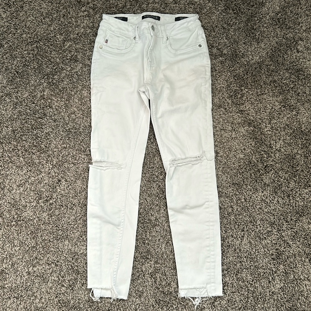 Vigoss “Marley” White Mid Rise Skinny Destructed Jeans 24 x 27 length